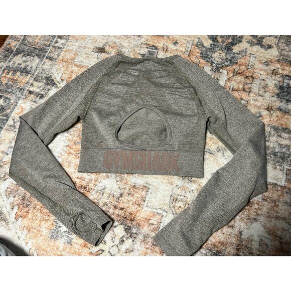 Gymshark crop top gym work out top long sleeve Lululemon size Small logo top - Picture 1 of 6